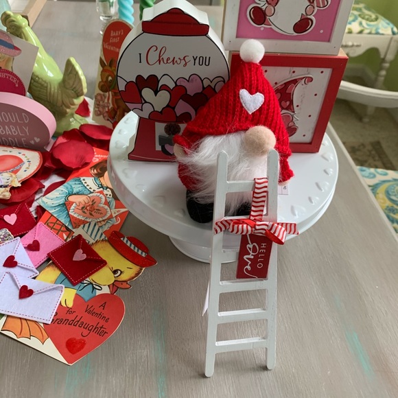 5pcs Valentine's hobby lobby bundle - Picture 2 of 3
